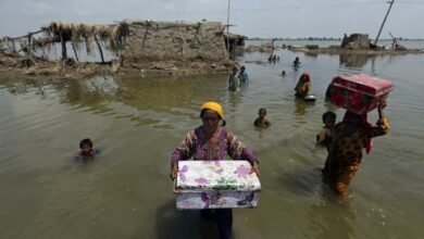 Pak floods: Officials struggle to stop largest freshwater lake from overflowing