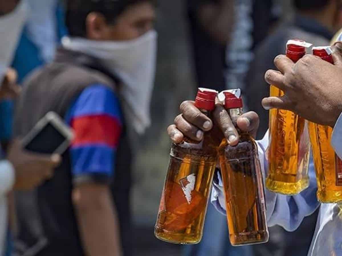 Doctor making liquor from medicines held in Bihar, escapes from custody
