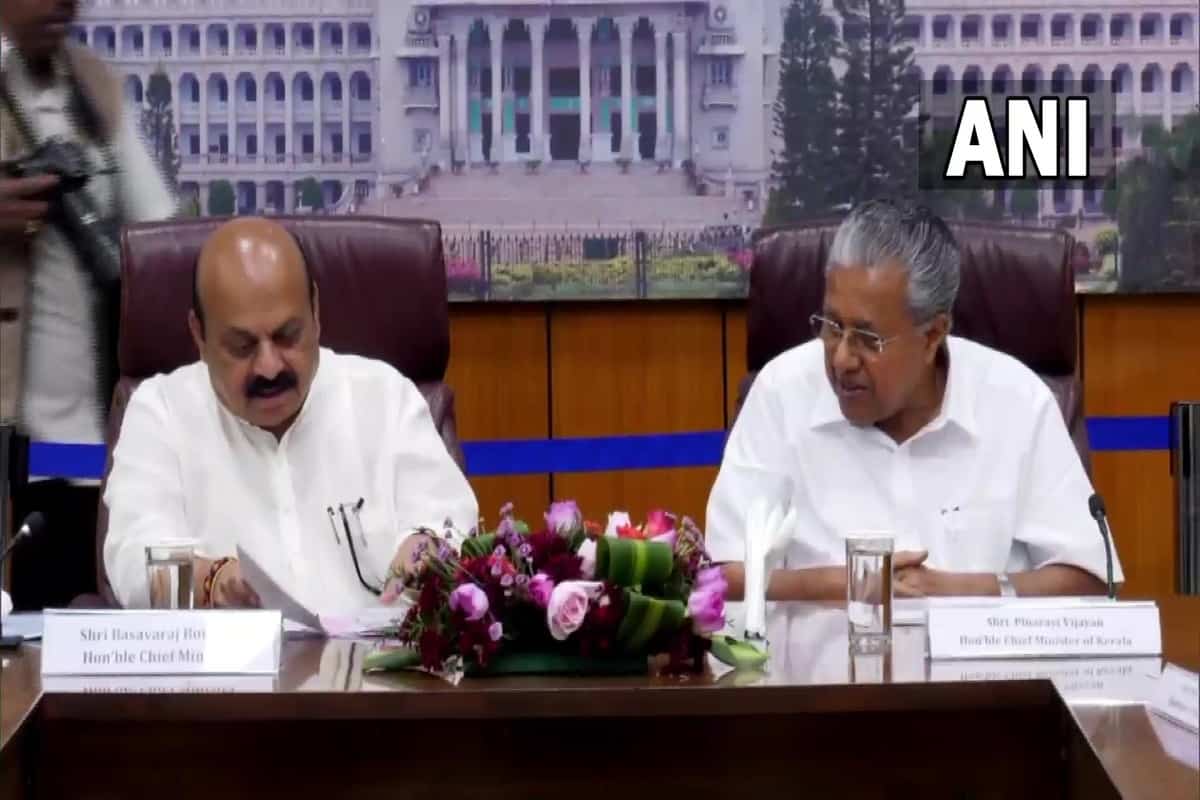 Kerala CM meets Bommai, discusses border development issues