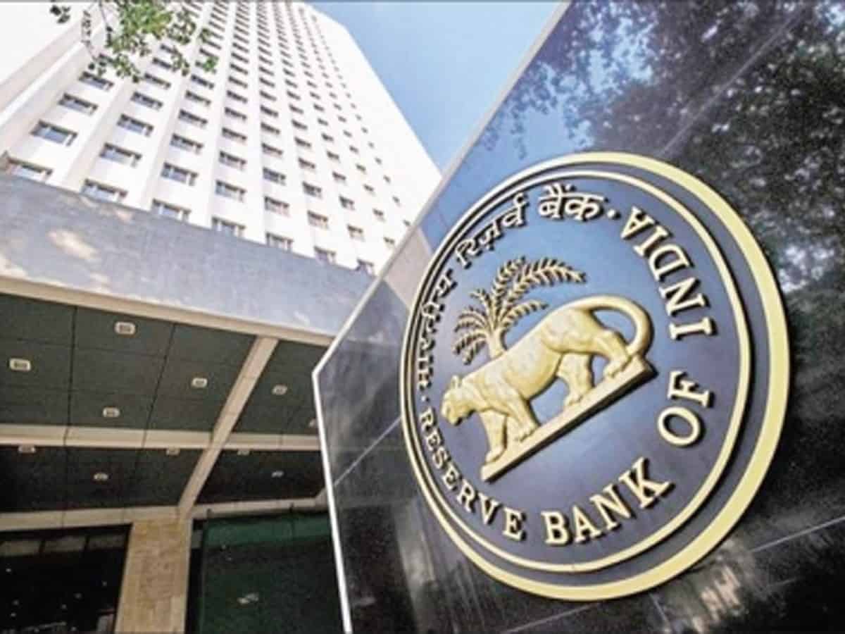 Missed inflation target, digital currency pilot mark RBI's 2022 map