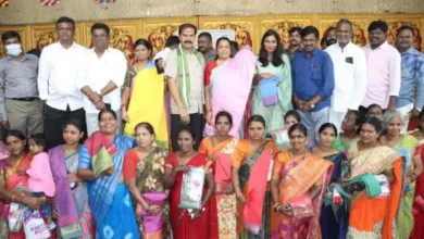 Telangana: 2.26 lakh women under GWMC to receive Bathukamma sarees