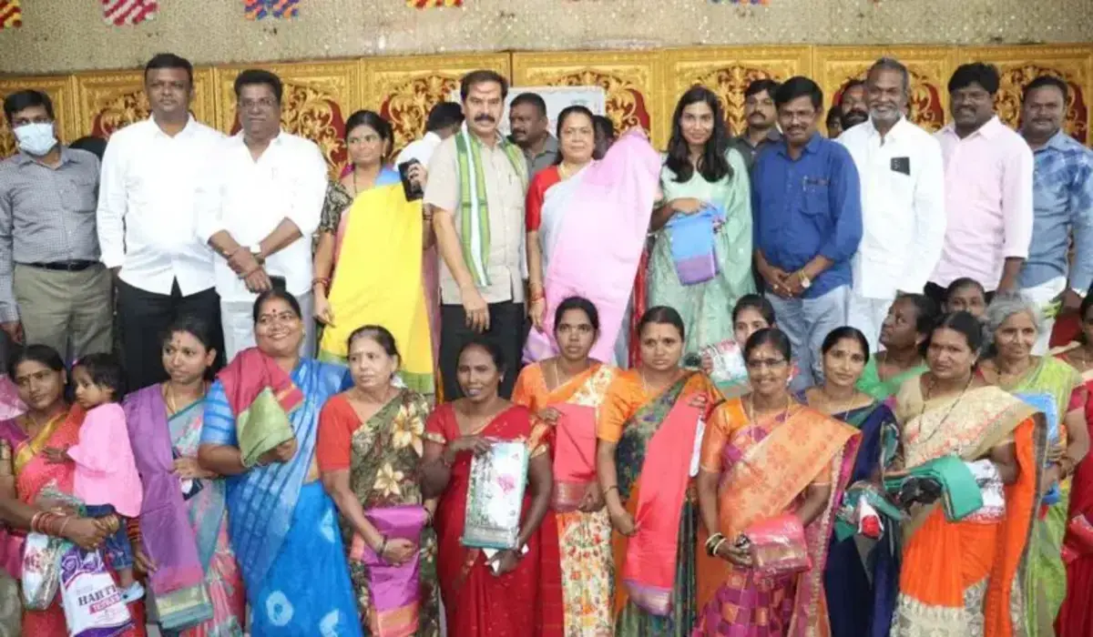 Telangana: 2.26 lakh women under GWMC to receive Bathukamma sarees