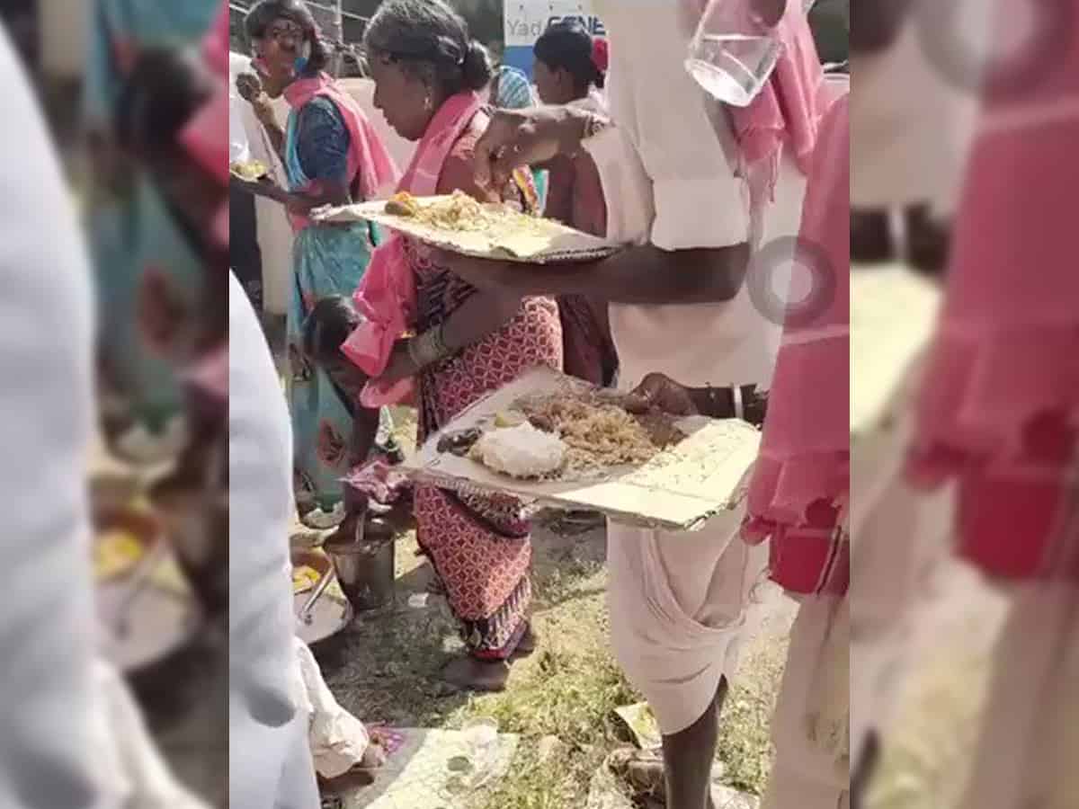 Telangana: people served food on cardboard pieces alleges BSP 's Praveen Kuma