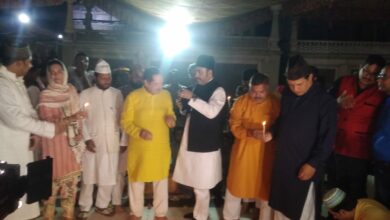 RSS leader Indresh Kumar visits Nizamuddin Dargah