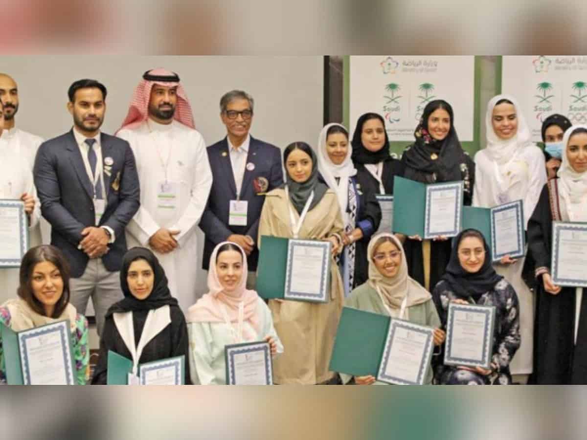 Saudi Arabia: First batch of yoga referees graduate, most are women