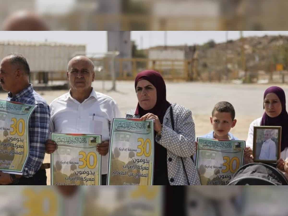 900 Palestinians in Israeli prison refuse meals in support of striking prisoners