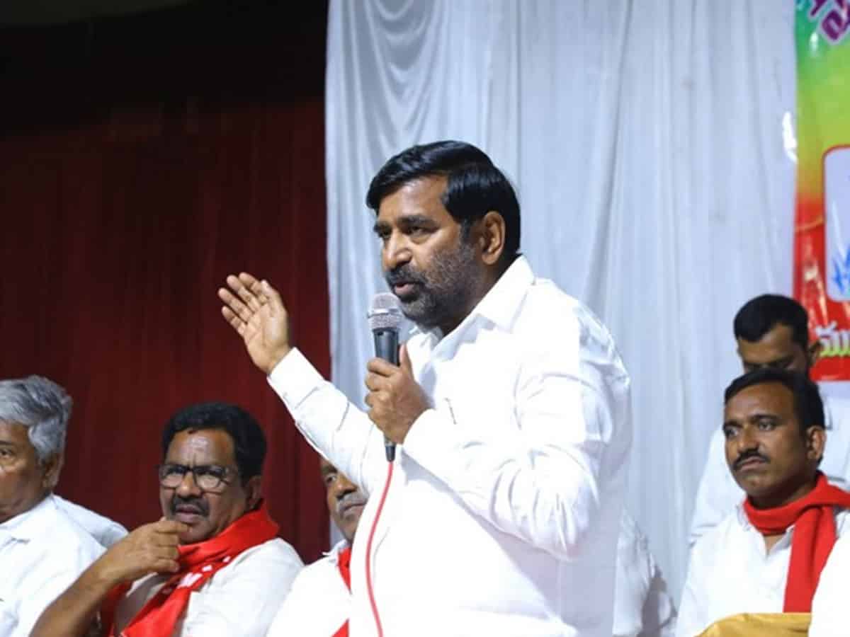 Munugode bypoll: ECI issues notice to Telangana Minister over 'no vote, no scheme' speech