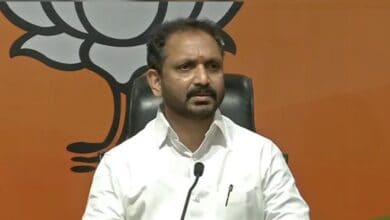 Don't threaten Governor: Kerala BJP