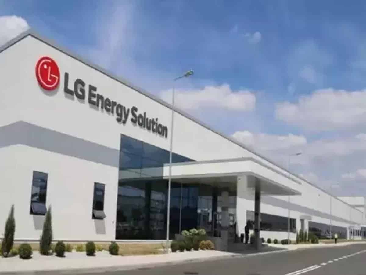 LG Energy swings to profit on strong EV battery demand