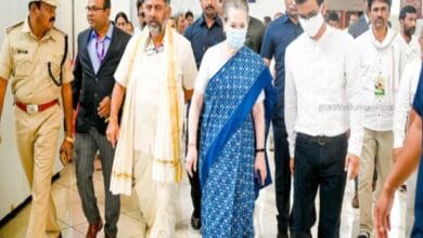 Sonia Gandhi joins congress 'Bharat Jodo Yatra' in Karnataka