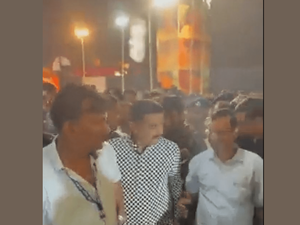 Video: Plastic bottle hurled towards Kejriwal at Navratri event in Gujarat