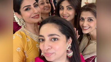 Raveena Tandon, Shilpa Shetty celebrate Karwa Chauth together, see pics