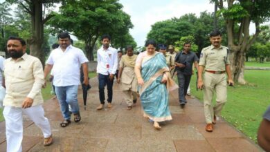 Telangana: Minister Satyavati Rathod pledges to walk barefoot till TRS retains power