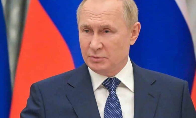 Putin oversees retaliatory nuclear strike drills