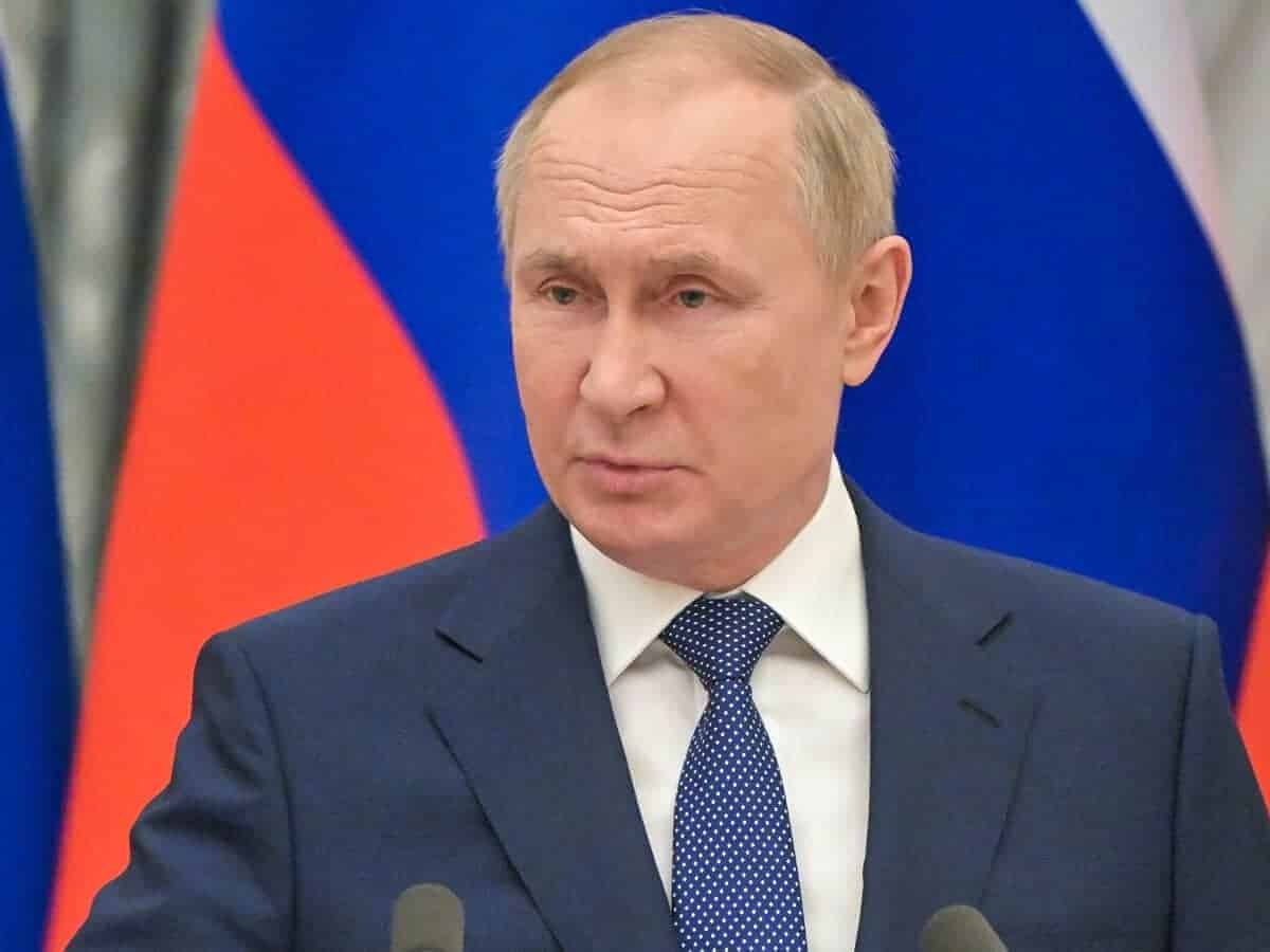 Putin oversees retaliatory nuclear strike drills