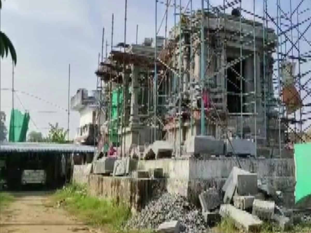 Modern day 'Sravan Kumar' builds temple in memory of mother in Andhra's Srikakulam