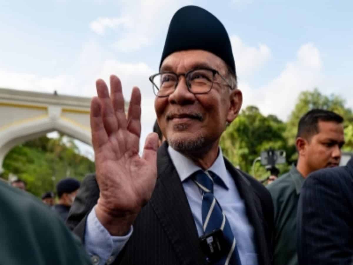 Anwar Ibrahim named as new Malaysian PM