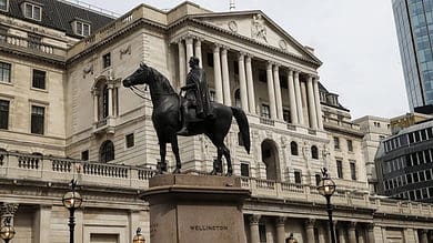 Bank of England warns of longest recession in 100 yrs