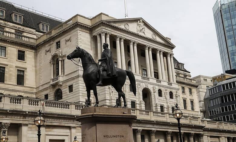 Bank of England warns of longest recession in 100 yrs