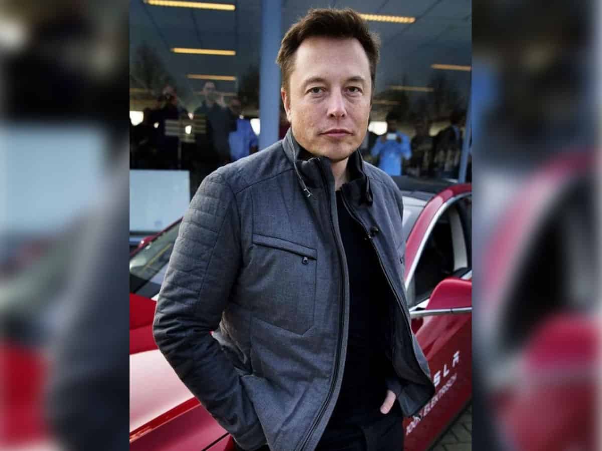 Musk puts Twitter at risk of 'billions in fines' as more top execs quit