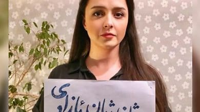 Iranian actress Taraneh Alidoosti posts picture without headscarf in solidarity with protestors