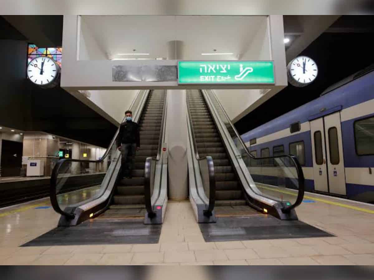 Train service in Israel shut down due to signal failure