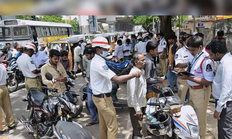Day 1 of special drive: Hyderabad traffic cops booked 3000 cases against wrongside driving