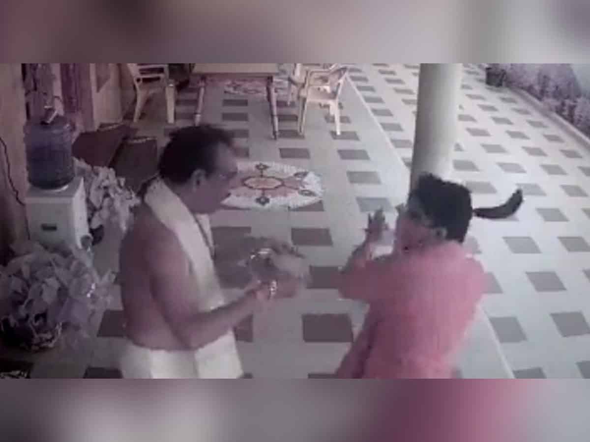 Man posing as alms-seeker stabs TDP leader in Andhra