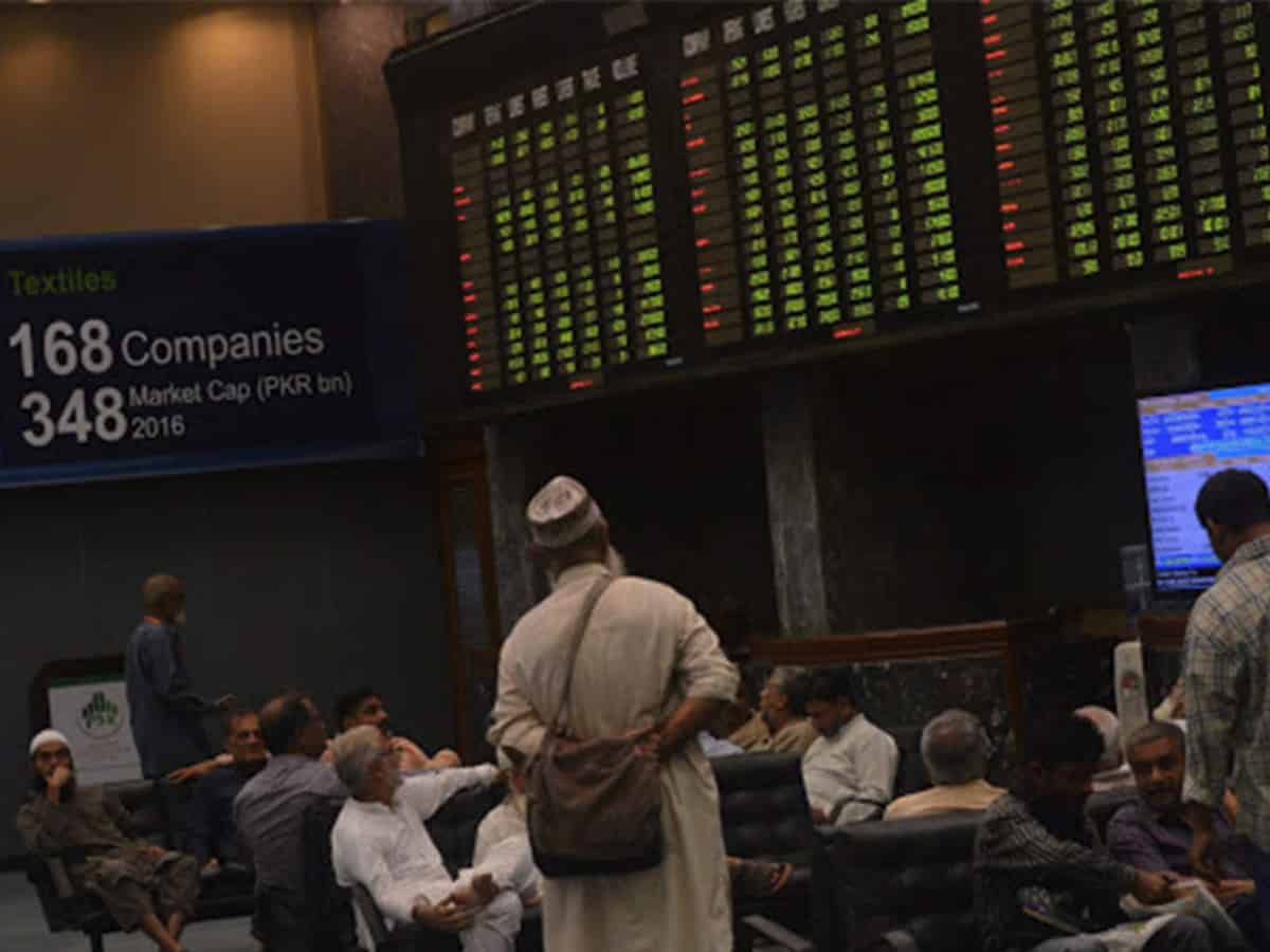 Pakistan stocks crash after sudden interest rate hike to highest since 1999