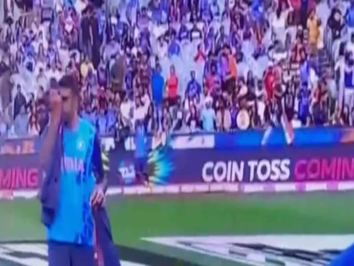 Watch: Ravichandran Ashwin sniffs jacket during toss ahead of Zimbabwe match