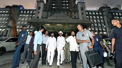 Telangana: KCR inspects work at new secretariat