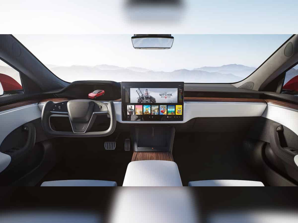 Zoom video calls arriving on new Tesla vehicles soon