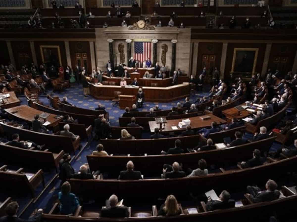 US congressman announces bid to lead Democrats in House