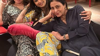 Farah Khan's 'Pyjama party' with Tabu, Shilpa Shetty [Photos]