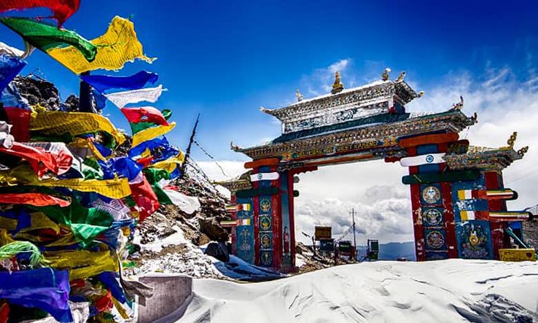 5 Indian destinations to witness snowfall in this winter season