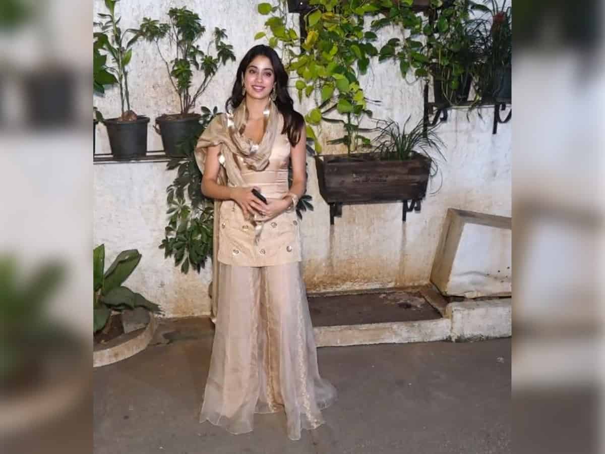 Rekha, Vicky Kaushal, Sara Ali Khan, others snapped at Janhvi Kapoor, Sunny’s 'Mili' screening