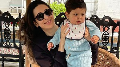 Check out Aunt Karisma Kapoor's super cute photo with Jeh baba