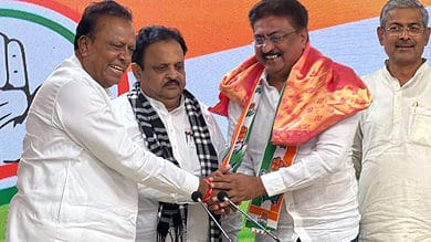 Gujarat: Ex-MLA Indranil Rajguru quits AAP, returns to Cong ahead of polls
