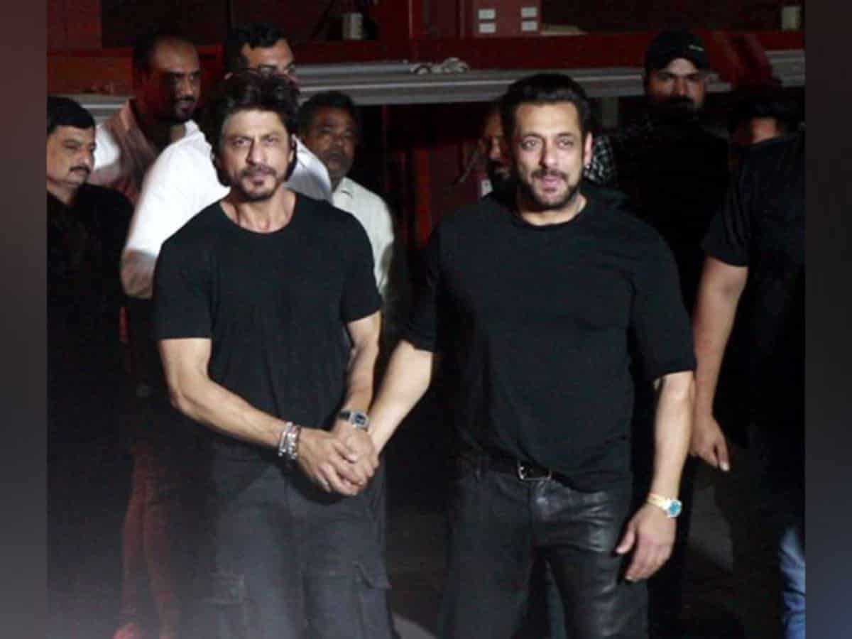 SRK, Salman's golden moments at latter b'day bash