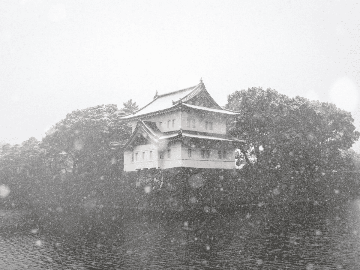 Japan hit by record snowfall