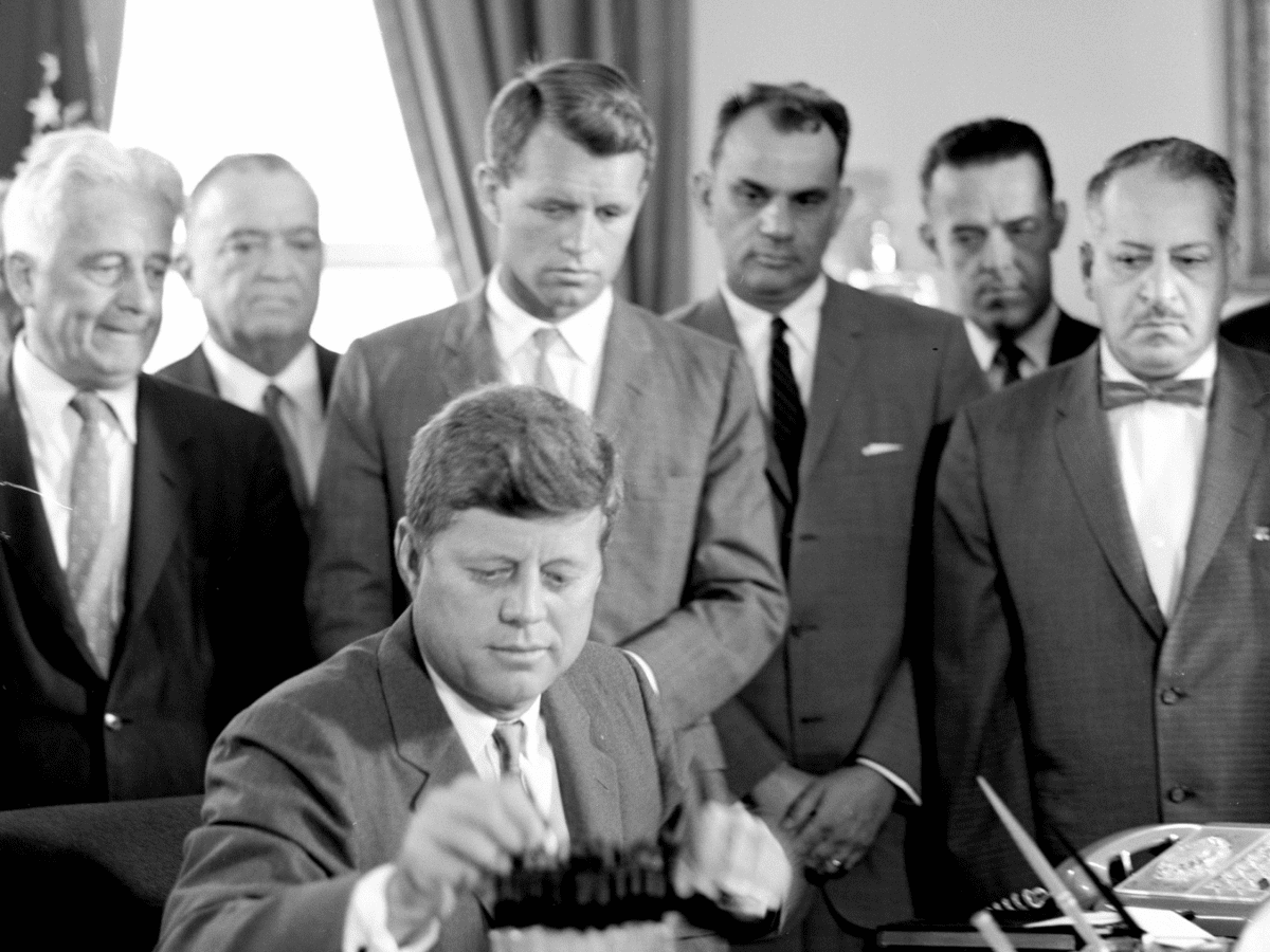 US govt releases new group of JFK assassination documents