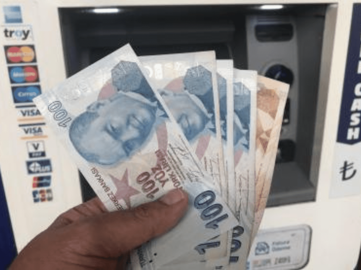 Turkish central bank aims to increase lira share in bank deposits