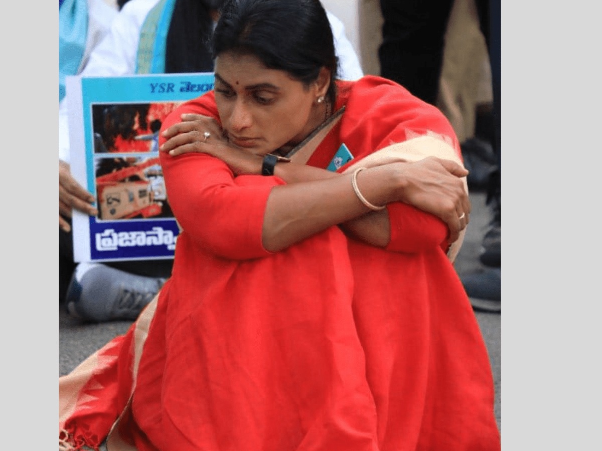 YS Sharmila under house arrest, prevented from leaving her house