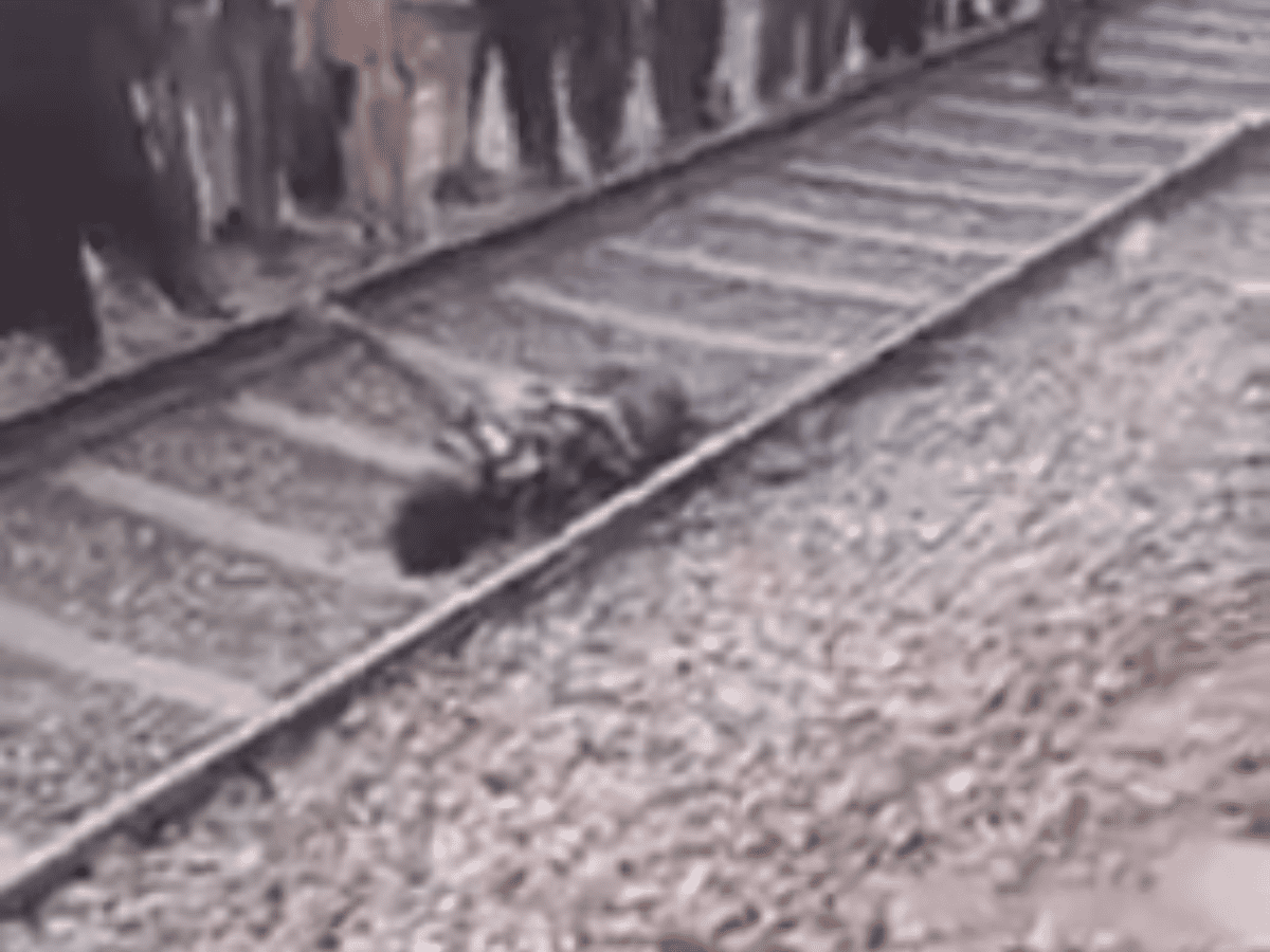 UP vendor loses legs in train mishap during police raids