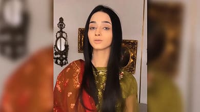 Viral girl Ayesha's new reel on 'Mera Dil Yeh Pukaare Aaja' - Watch