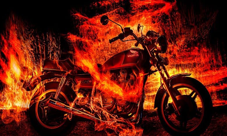 the fire spread rapidly due to the pre-fabricated structure.