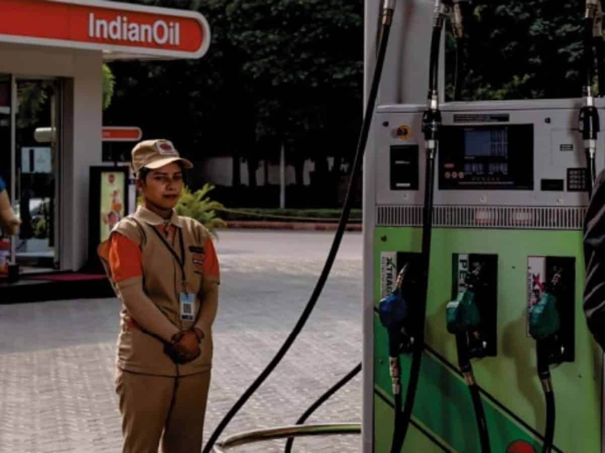Telangana: Indian Oil to set up 264 charging stations, 25 battery points