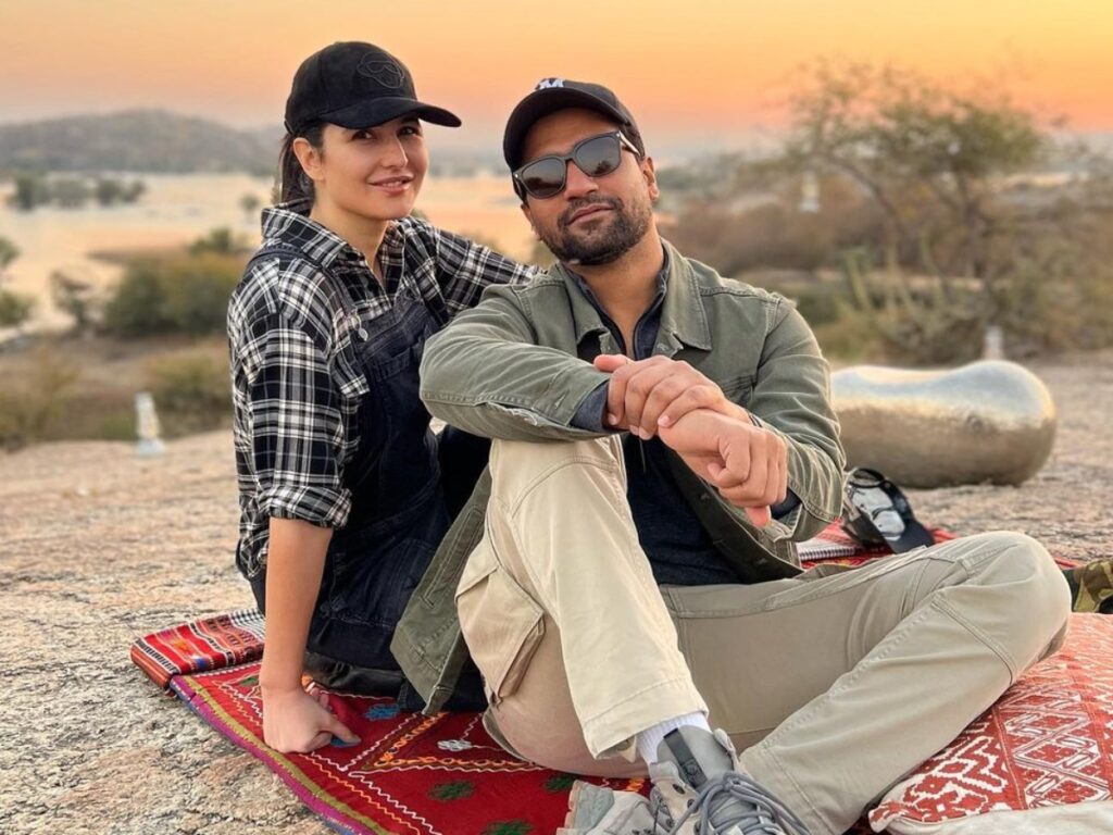 Vicky, Katrina celebrate vacation amidst desert wildlife [Photos]