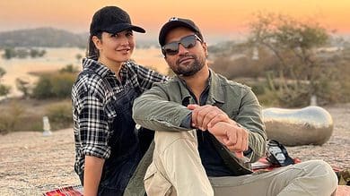 Vicky, Katrina celebrate vacation amidst desert wildlife [Photos]