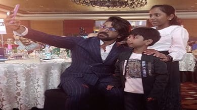 Ram Charan clicks selfies with children of Galwan martyr